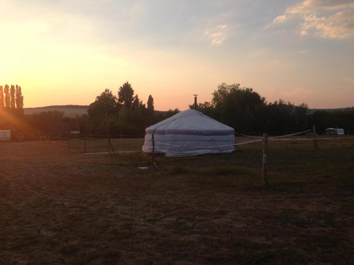 Yourte Mongole Saint-Léger-sur-Dheune Esterno foto